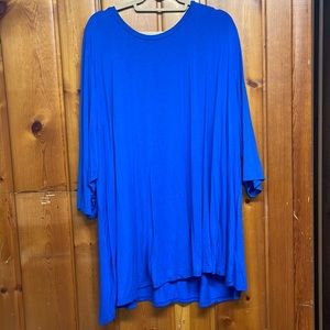 Blue plus sized women’s top
